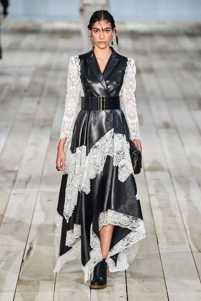Look 5